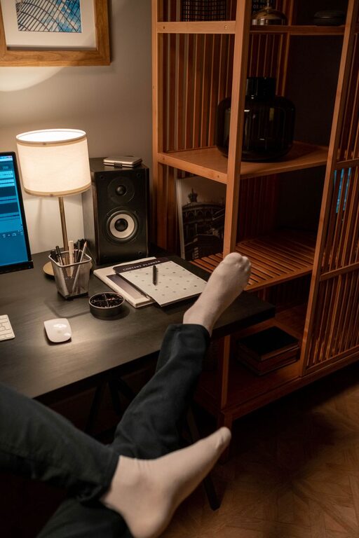 Tips for Creating a Relaxing Home Workspace to Boost Productivity and Comfort